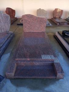 Monument funéraire en granit Dalva exposé à notre agence de Lezay.

 

Pour tout renseignement supplémentaires,